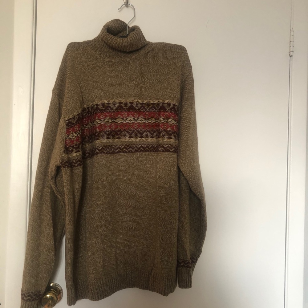Vintage turtleneck sweater in Size L.
